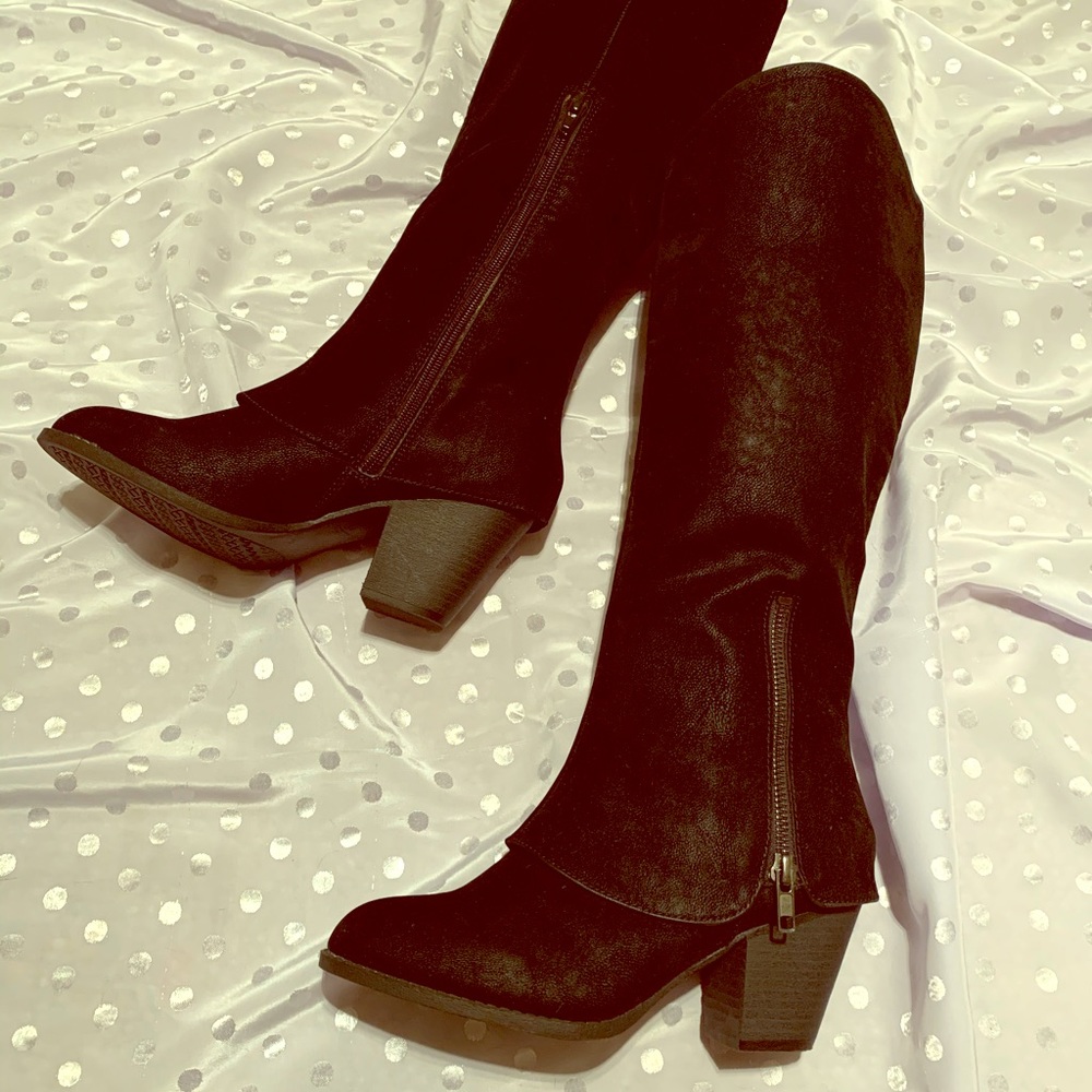 🌸 NWOB black textured “suede” boots